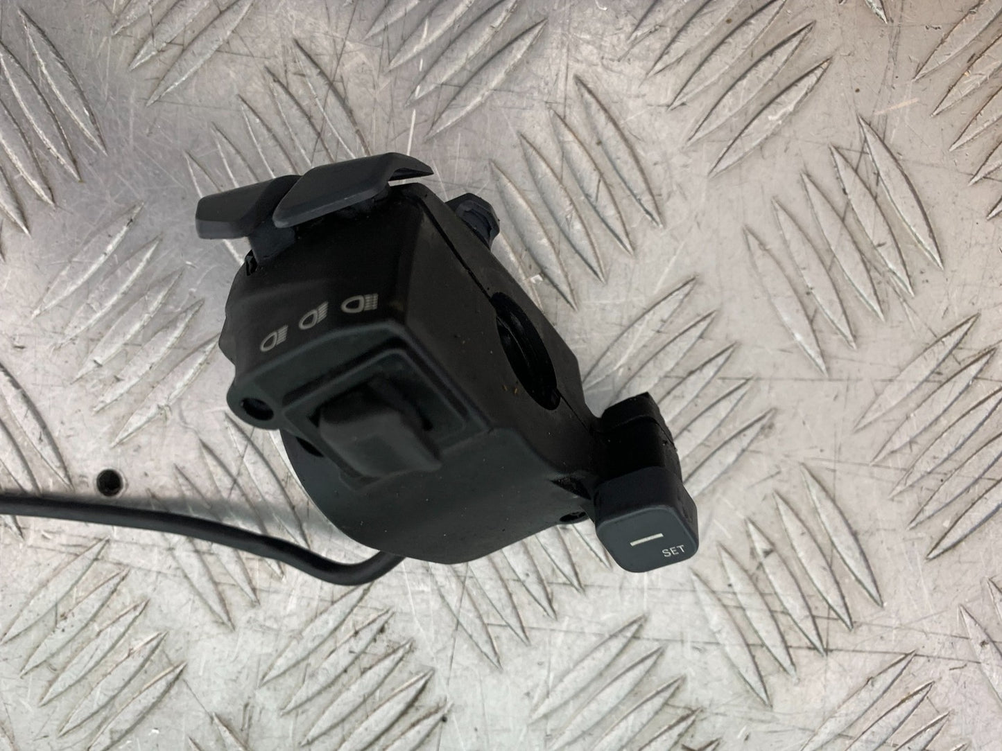 KTM 1290 SUPER DUKE R LEFT SWITCH GEAR  YEAR 2020-2024 (CMB1272)