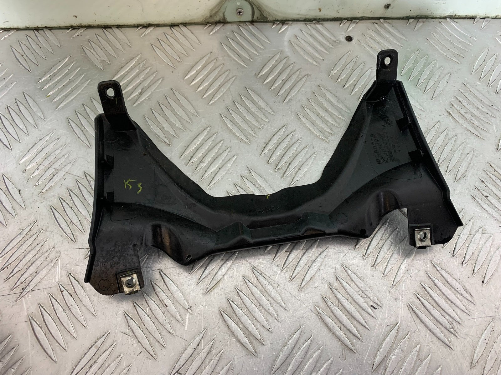 YAMAHA YZF-R125 YZF 125 SEAT PANEL JOINER INFILL YEAR 2019-2022 (CMB1263)