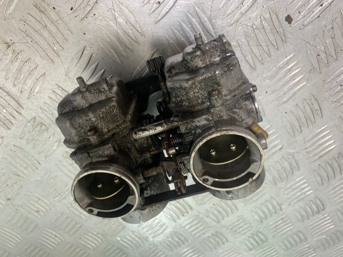 HONDA GL500 GL 500 SILVERWING CARBS (SOLD AS PARTS )  YEAR 1981-82 (CMB1168)
