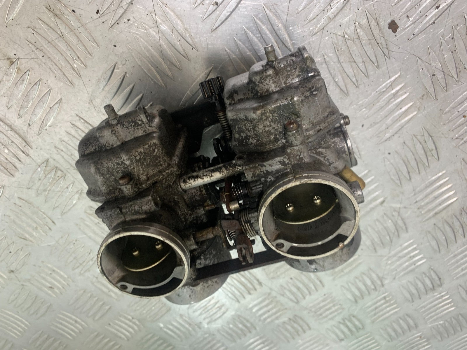 HONDA GL500 GL 500 SILVERWING CARBS (SOLD AS PARTS )  YEAR 1981-82 (CMB1168)