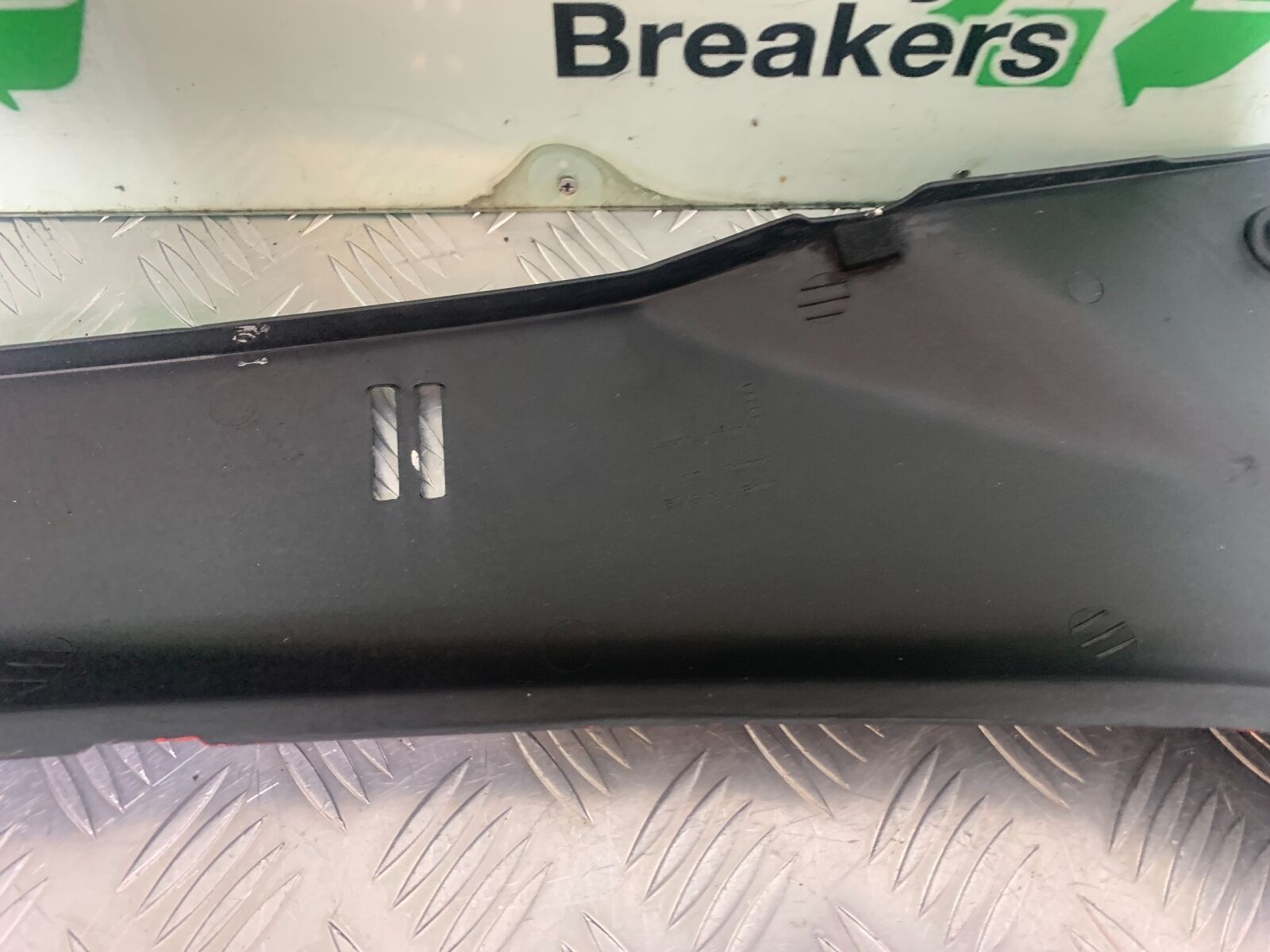 HONDA VFR400 VFR 400 NC21 RIGHT  SEAT PANEL  YEAR 1986-87 (CMB1043)