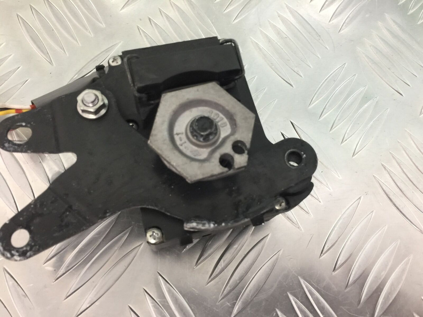 KAWASAKI Z1000 Z 1000 EXHAUST SERVO MOTOR  YEAR 2007-2009  (STOCK 927)
