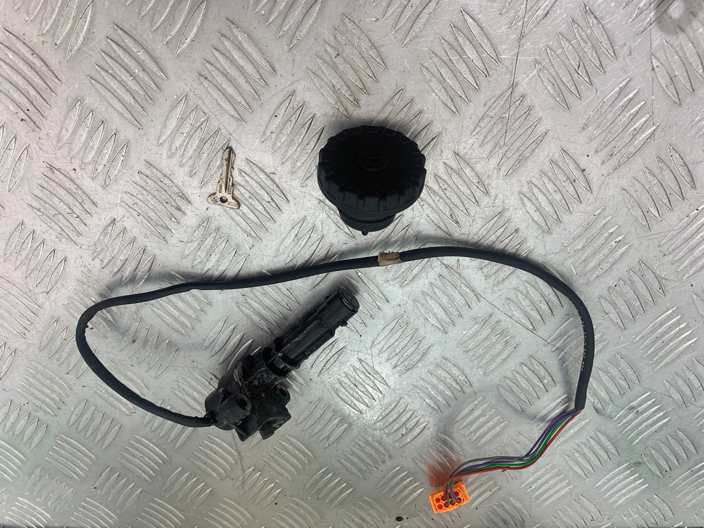 BMW K1200 K 1200 LT LOCKS AND KEY   YEAR 1999-07 (CMB1138)
