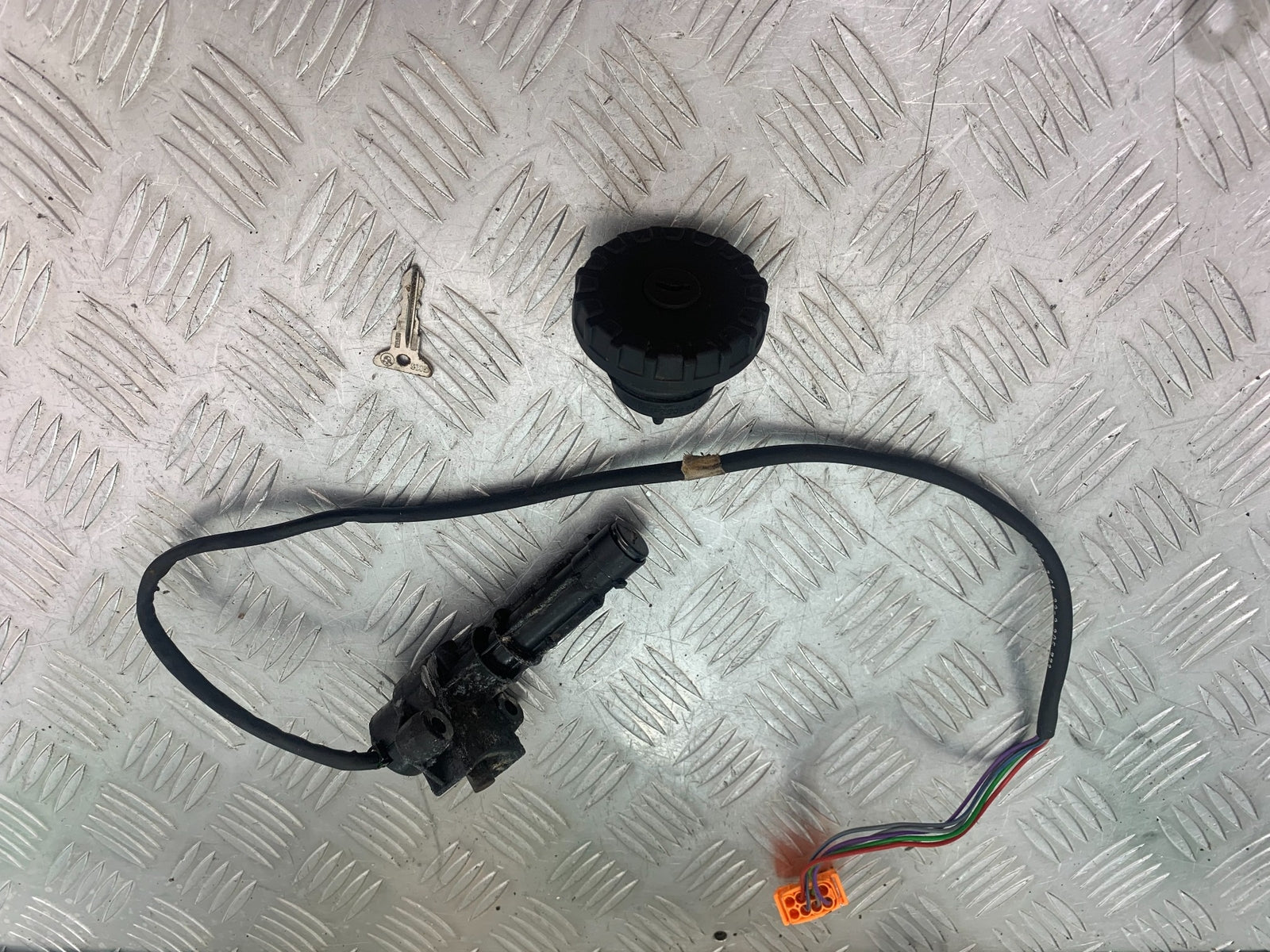 BMW K1200 K 1200 LT LOCKS AND KEY   YEAR 1999-07 (CMB1138)