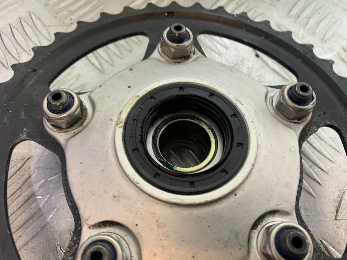 APRILIA RSV4 FACTORY REAR SPROCKET CARRIER  YEAR 2009-2012 (CMB1224)