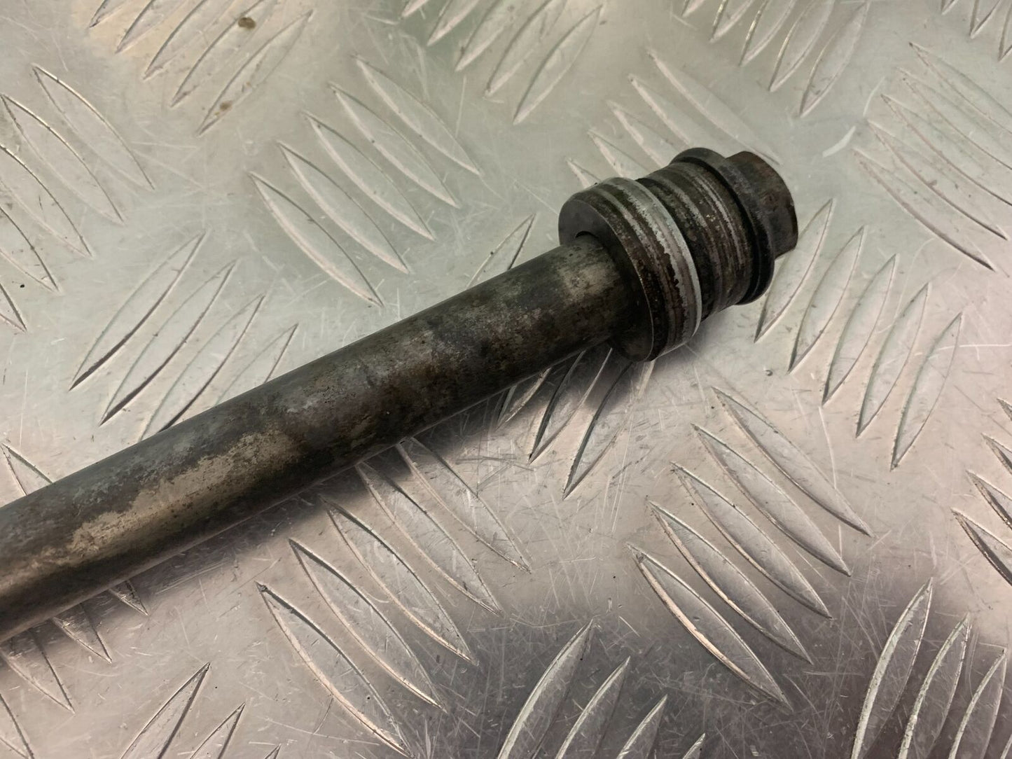 HONDA CBR600 CBR 600 F4I REAR WHEEL SPINDLE  YEAR 2001-2003 (STOCK 978)