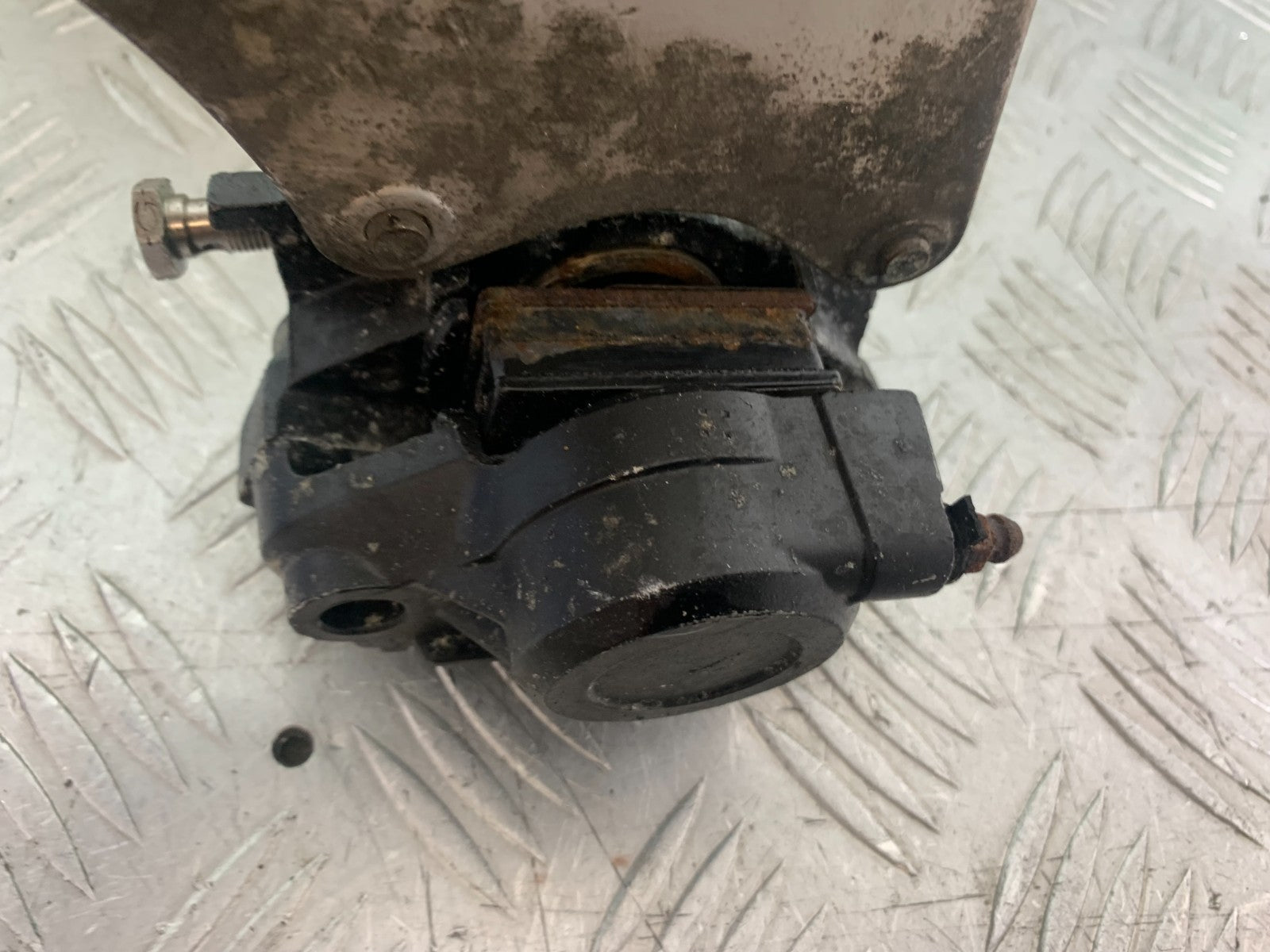 SUZUKI RF900 RF 900 REAR BRAKE CALIPER  YEAR 1994-1999 CMB1326