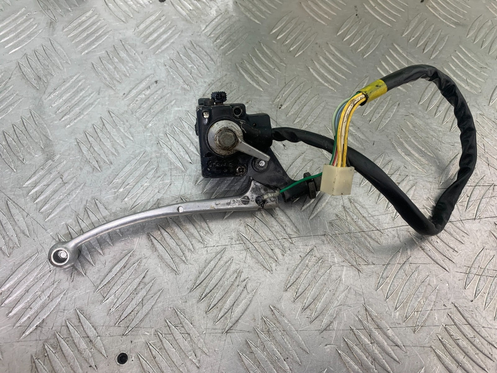SUZUKI GP100 GP 100 LEFT SWITCH GEAR   YEAR 1978-1988 (CMB1259)