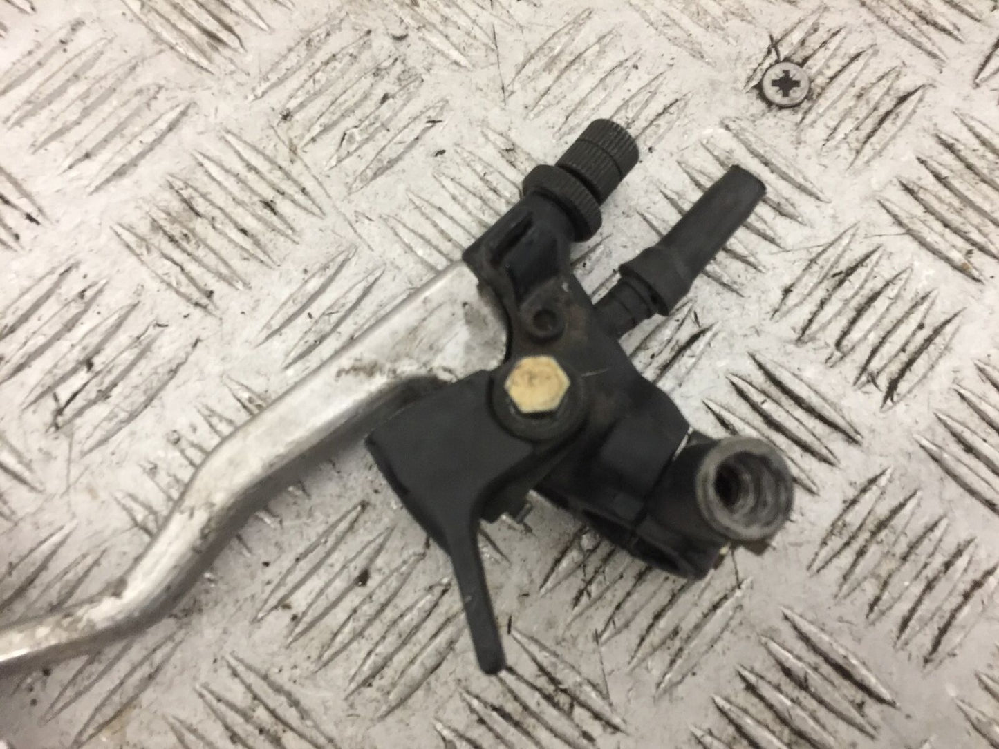 HUSQVARNA TE 610 E CLUTCH LEVER AND BRACKET   YEAR 2001 (STOCK 803)