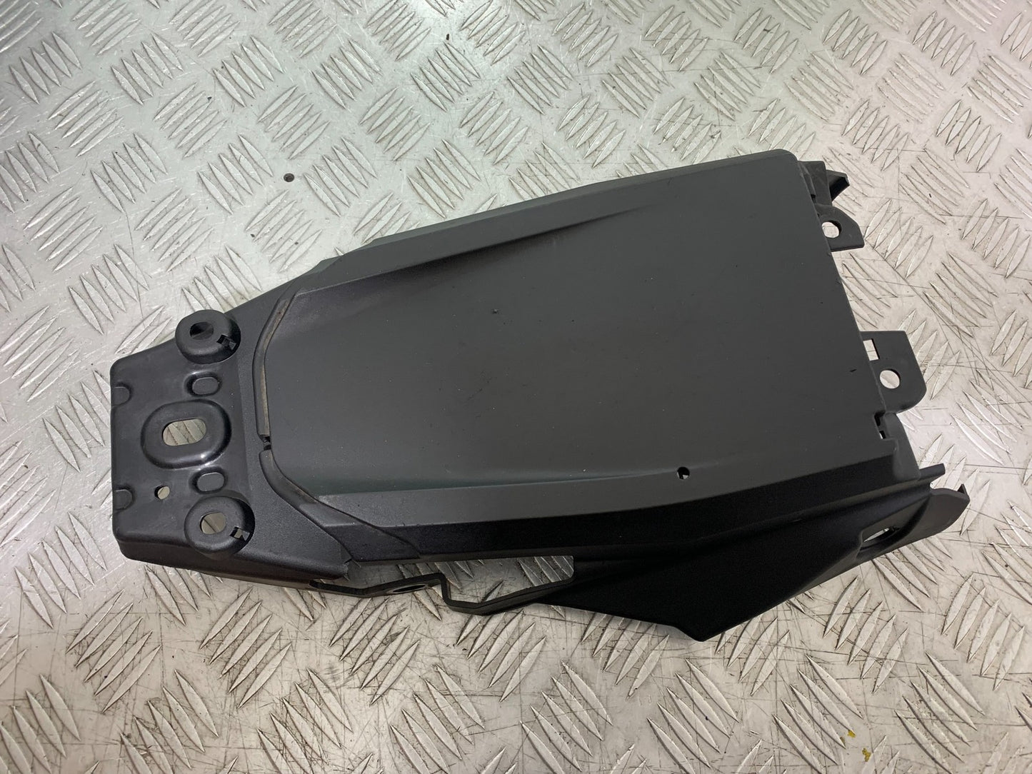 KTM DUKE 390 UNDERTRAY YEAR 2017- 2023 (CMB1314)