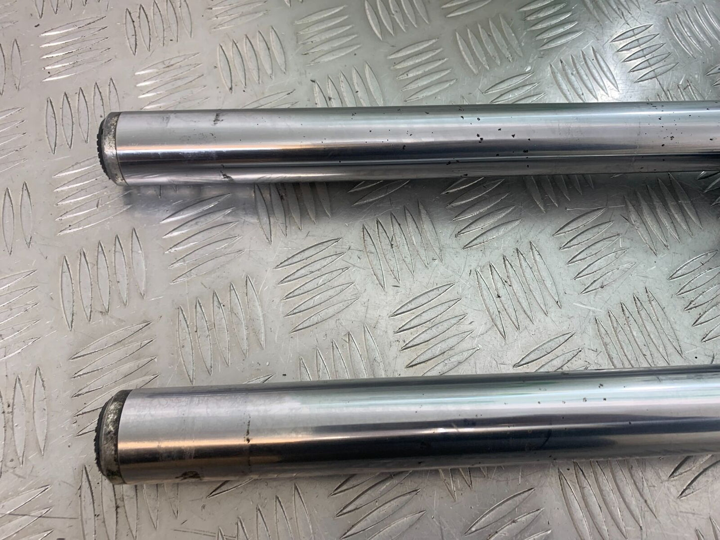 YAMAHA FJ1100 FJ 1100 FORKS   YEAR 1984-1985 (CMB1101)