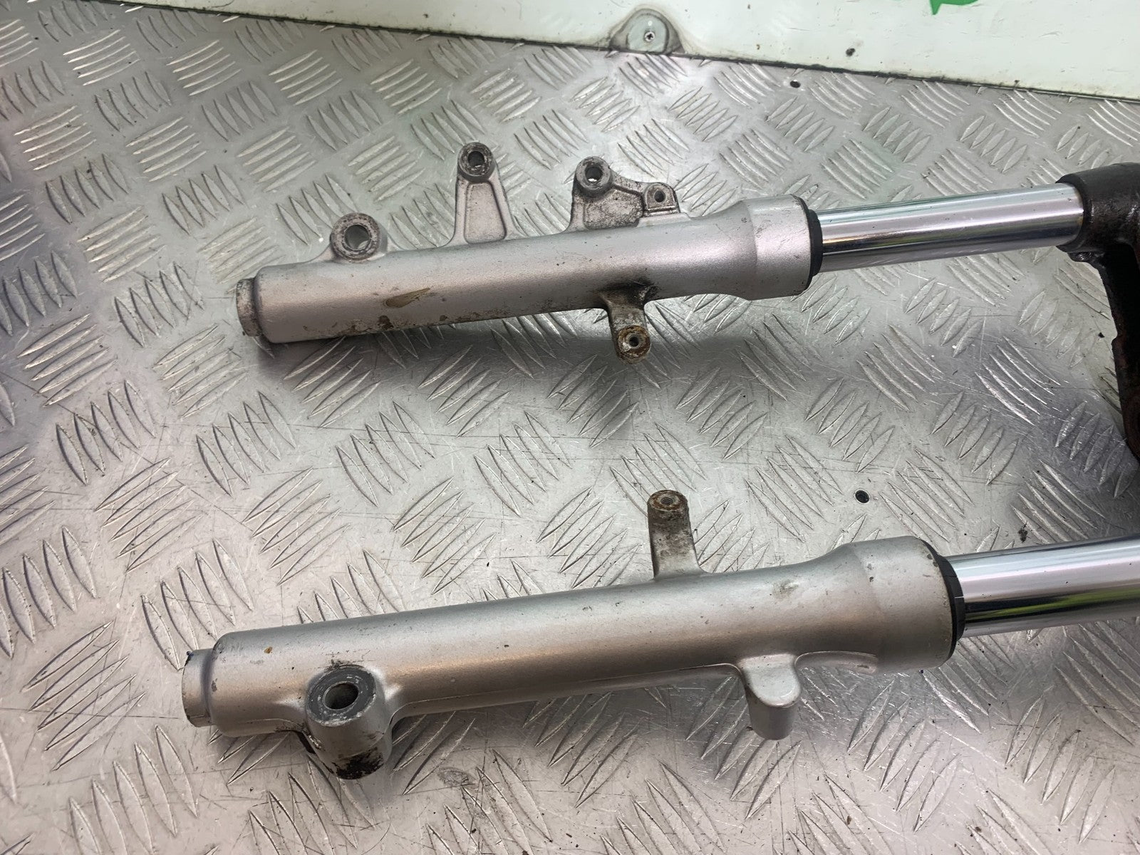 SUZUKI AN 200 UH 200 FORKS AND YOKE  YEAR 2007-2009 (CMB1256)