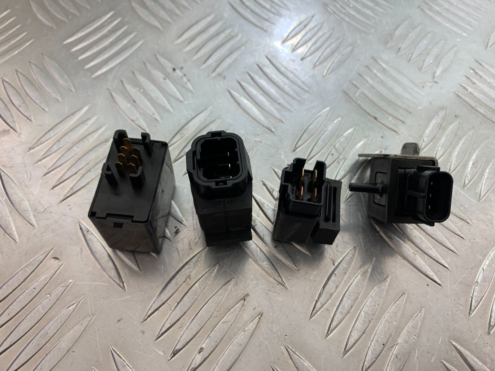 SUZUKI GSX1250 GSX 1250 RELAYS  YEAR 2013-2016  (CMB1013)