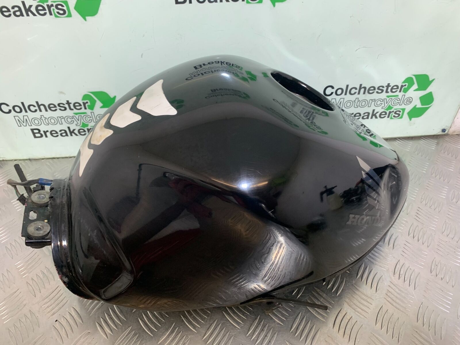 HONDA CBR1100 BLACKBIRD PETROL TANK  YEAR 1996-1998 (CMB1017)