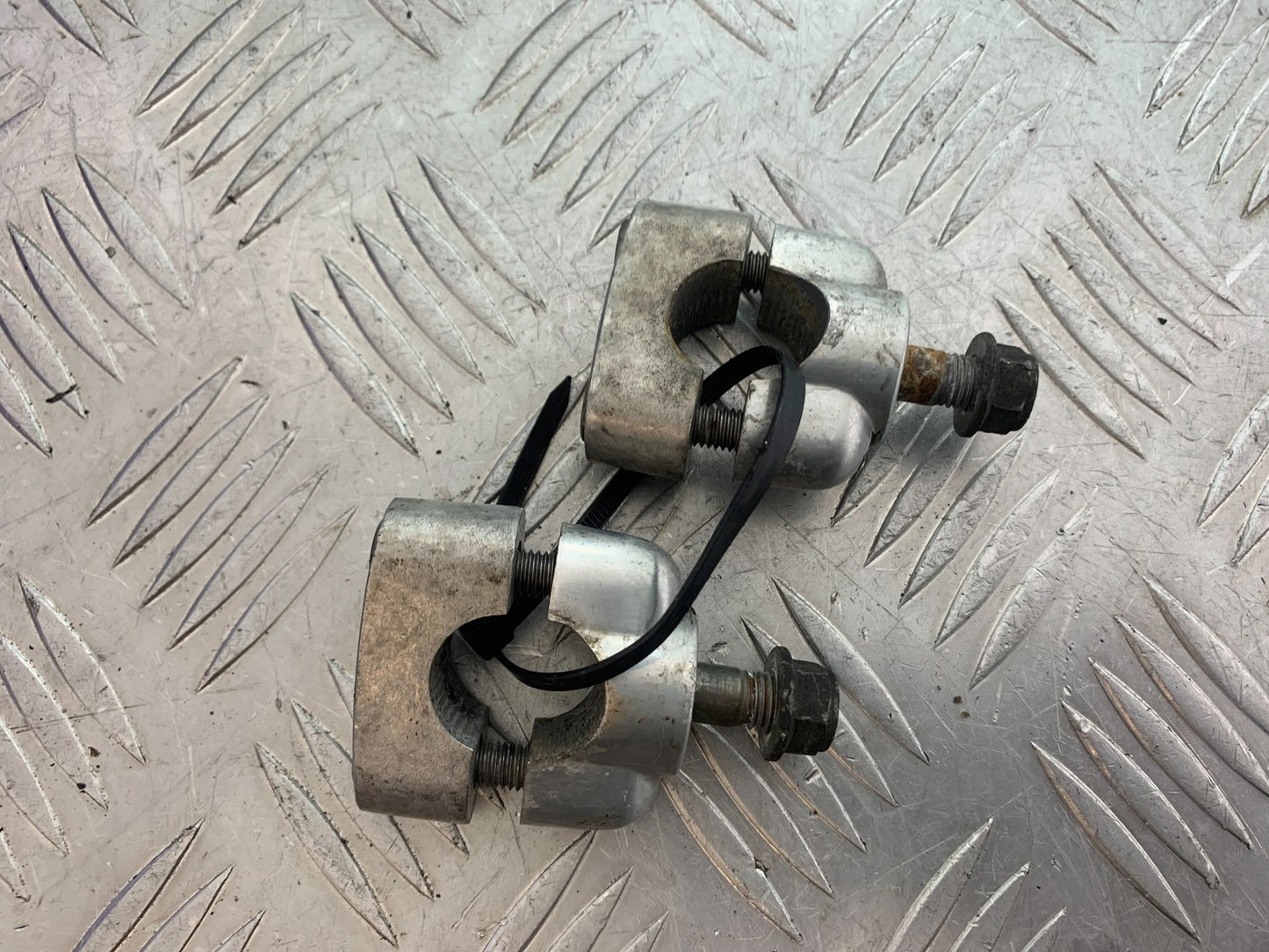 YAMAHA XJR1300 XJR 1300 HANDLEBAR RISERS  YEAR  1999-2003 (CMB1119)