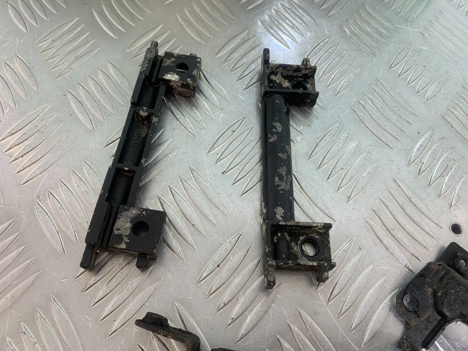 KAWASAKI ZR 750 ZEPHYR FRAME BRACKETS  YEAR 1991-95 (CMB1008)
