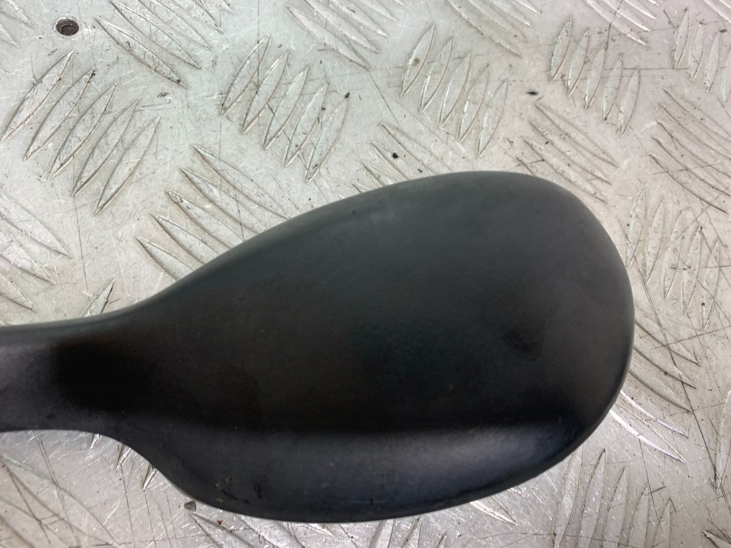 TRIUMPH 955i DAYTONA RIGHT MIRROR  YEAR 2002-2006 (CMB1229)