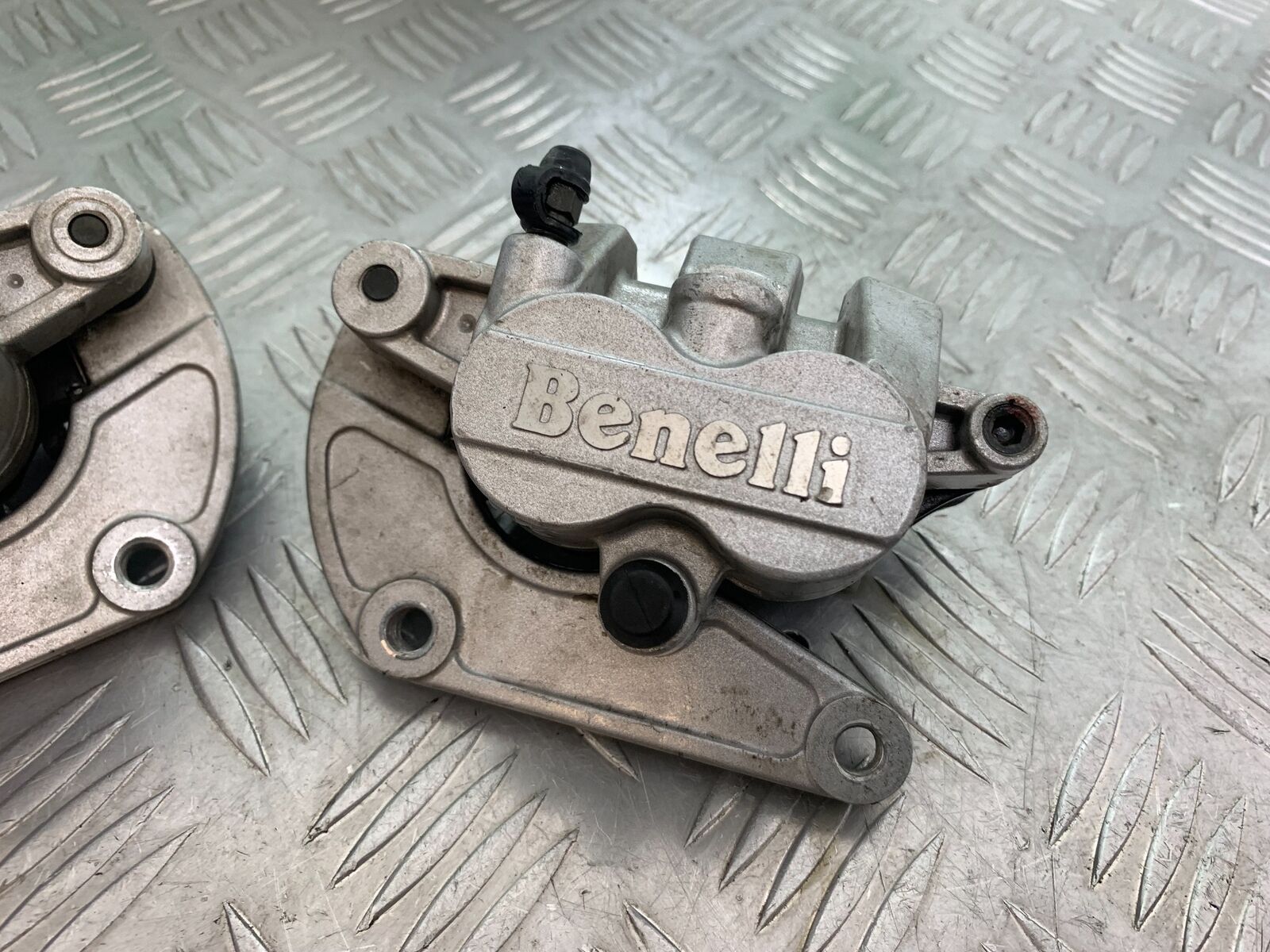 BENELLI LEONCINO 500 TRIAL FRONT BRAKE CALIPERS  YEAR 2020 (CMB1106)