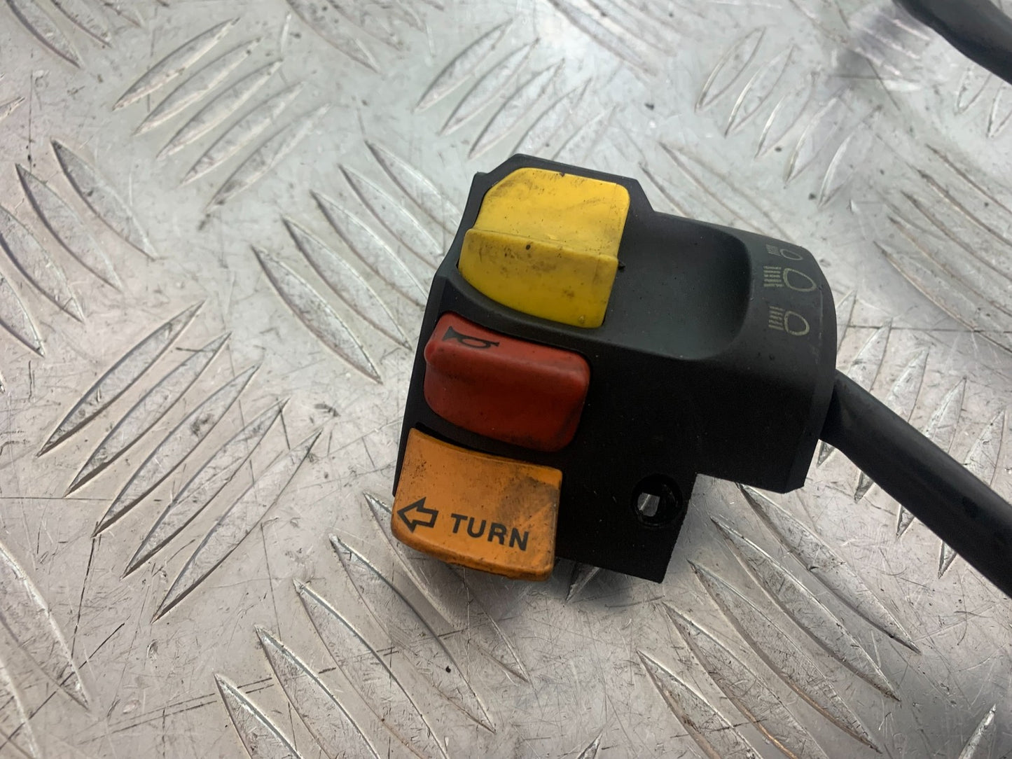 BMW R850 R R850R LEFT SWITCH GEAR   YEAR 1994-2002 (CMB1170)