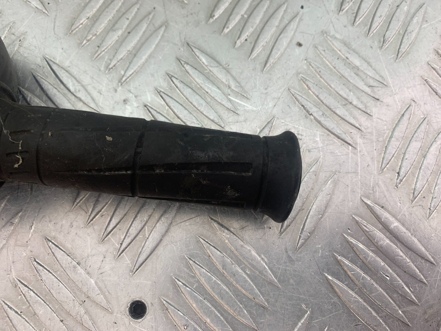 KAWASAKI ZX6R THROTTLE TWIST GRIP   YEAR 2009-2012 (CMB1136)