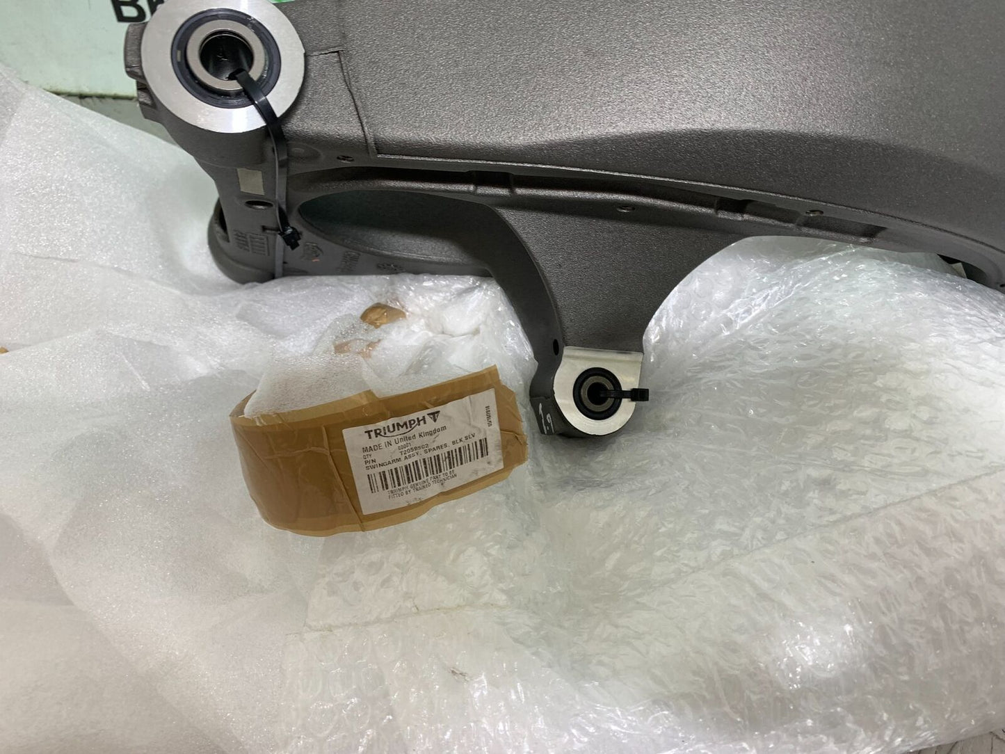 TRIUMPH 1050 SPEED TRIPLE RS SWINGARM YEAR 2018-2020 (CMB1029)