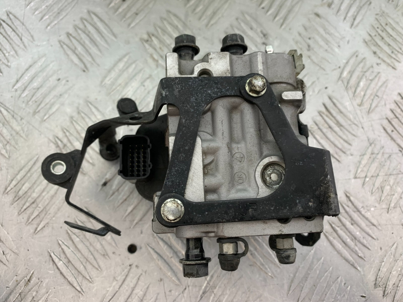 HONDA CBR1000 RR REAR ABS VALVE  YEAR  2008-2011 (CMB1330)