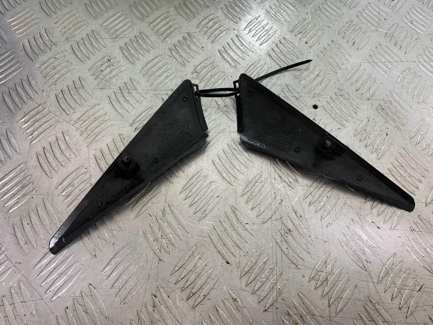 HONDA CBR1000 rr FIREBLADE LEFT AND RIGHT INFILL COVERS   2008-2011 (CMB1253)