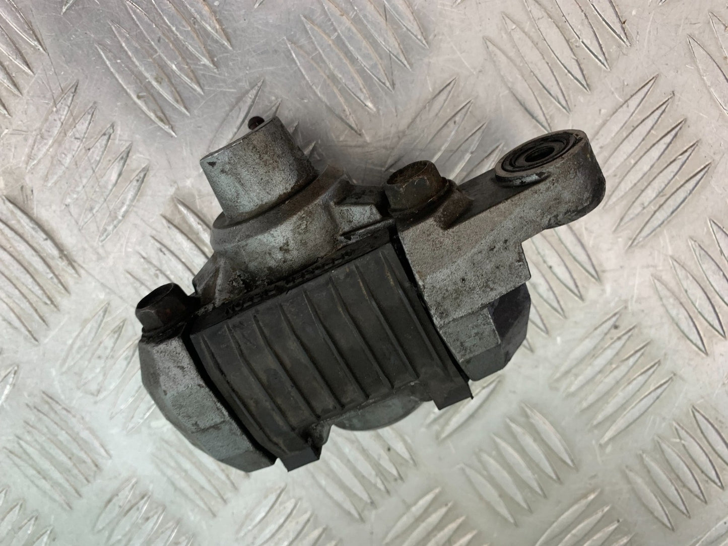 KAWASAKI ZZR1100 D REAR BRAKE CALIPER  YEAR 1993-2001 (CMB1189)