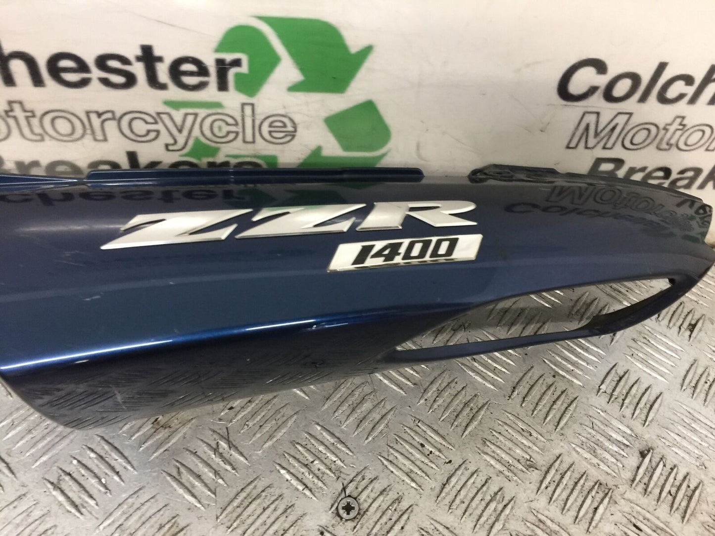 KAWASAKI ZZR1400 ZZR 1400 LEFT SEAT PANEL  YEAR 2007-11(STOCK 893)