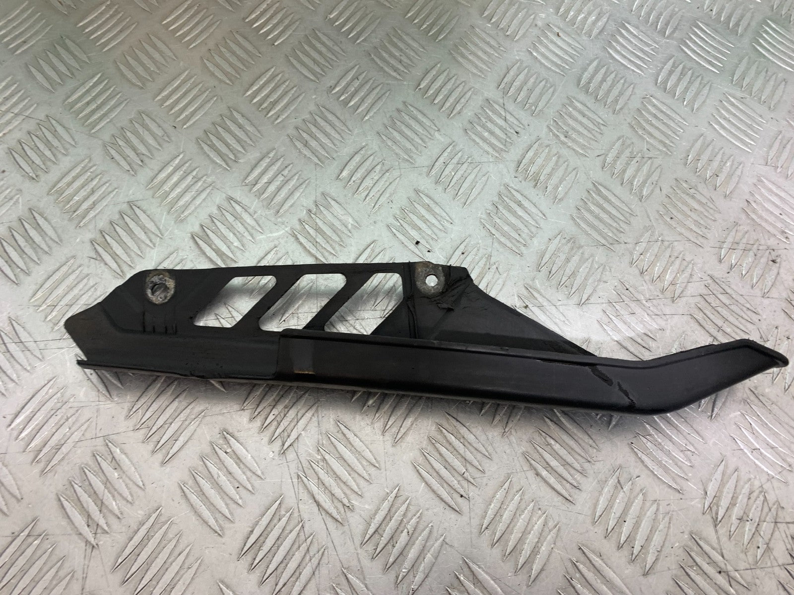 QINGQI QM125 GY-2B CHAIN GUARD   YEAR 2016 (CMB1228)