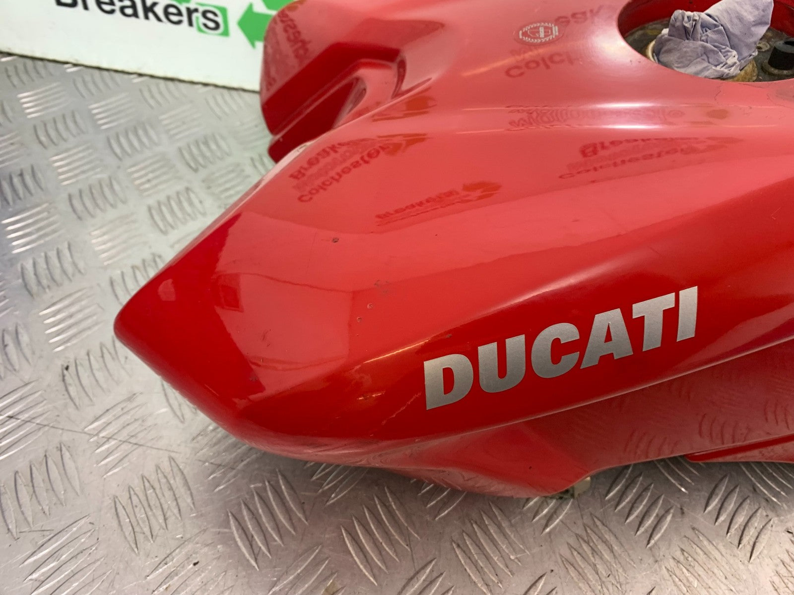 DUCATI 848 PETROL TANK  YEAR 2008-2010 (CMB1323)