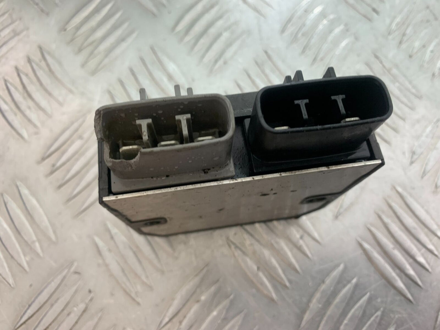 TRIUMPH TIGER 800 REGULATOR   YEAR 2011-2014 (CMB1113)