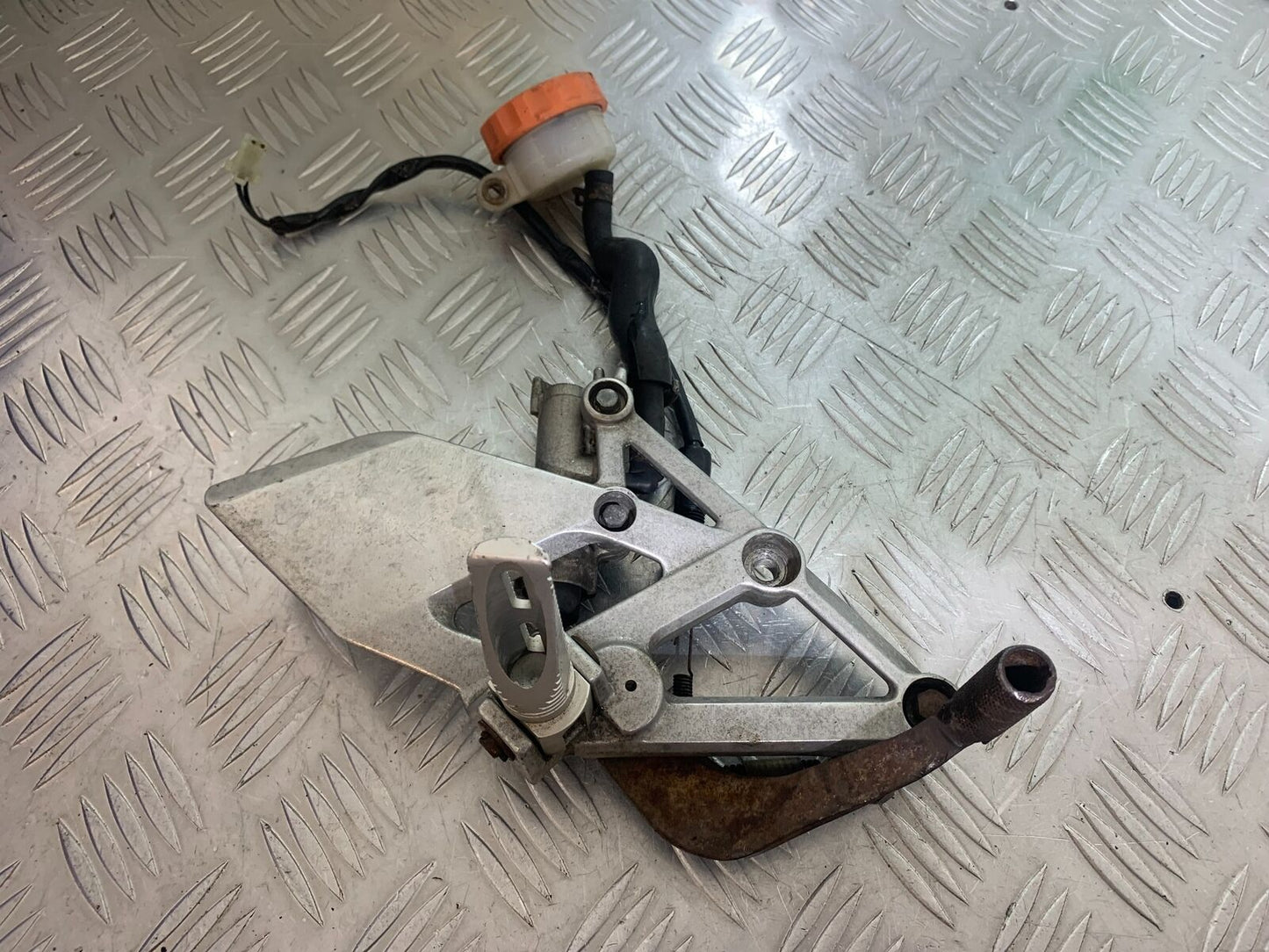 HONDA CBR600 CBR 600 F2 FRONT RIGHT HANGER  YEAR 1991-1994(CMB1133)