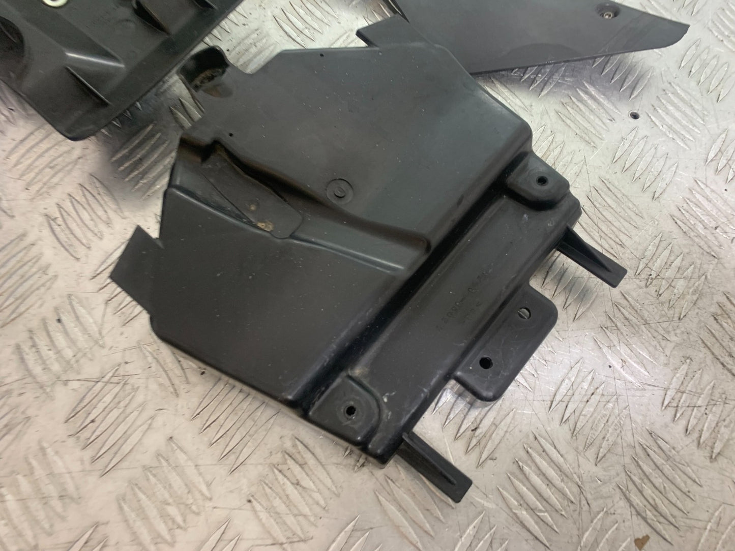 KAWASAKI GTR1400 GTR 1400 INFILL PANELS  YEAR 2007-2009 (CMB1174)