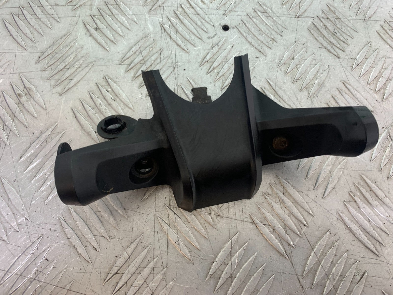 KTM DUKE 125 INDICATOR MOUNTING BRACKET  YEAR 2017-2022 (CMB1222)