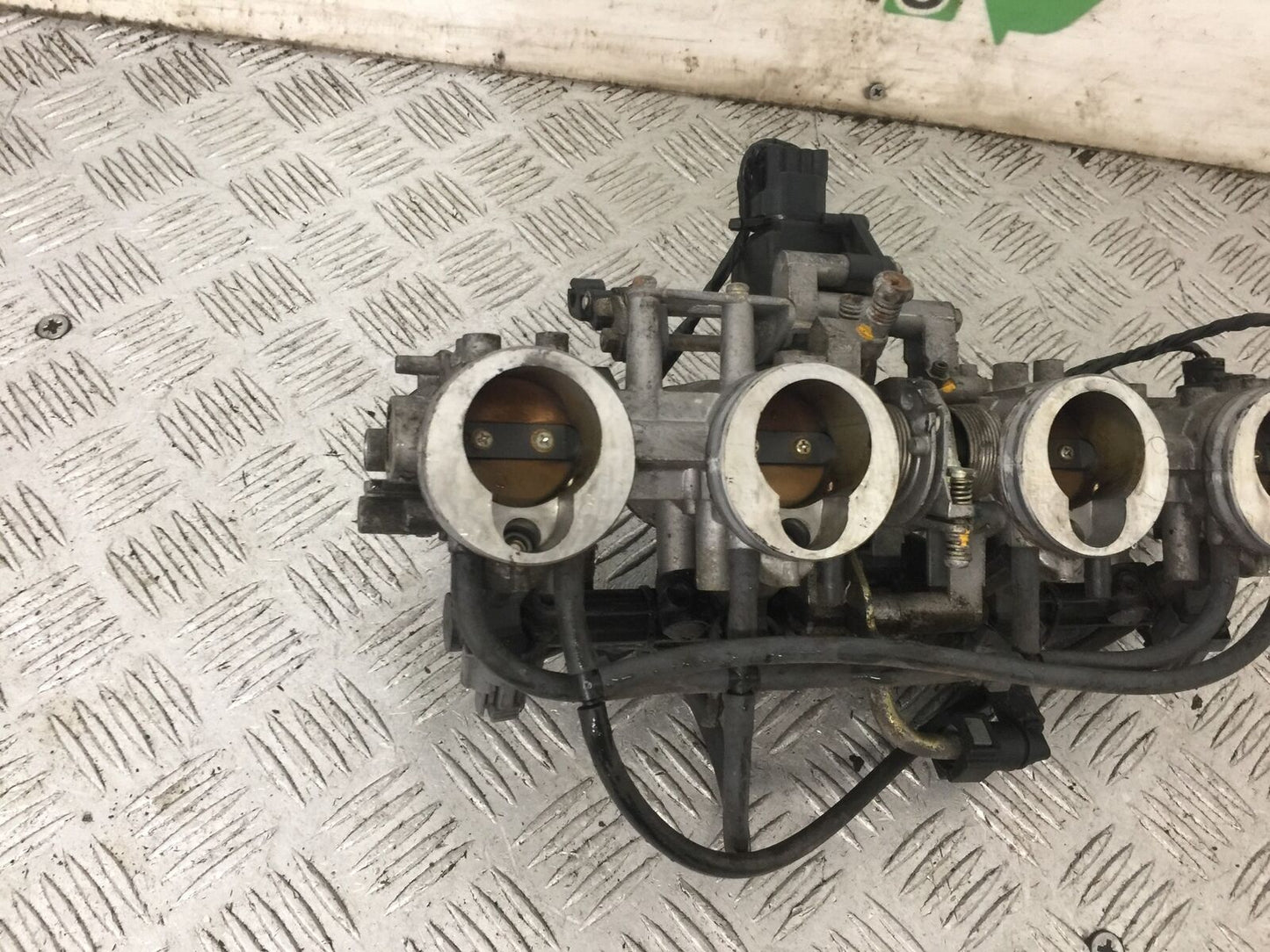 KAWASAKI Z750 Z 750 THROTTLE BODIES  YEAR 2004-2006  (STOCK 871)