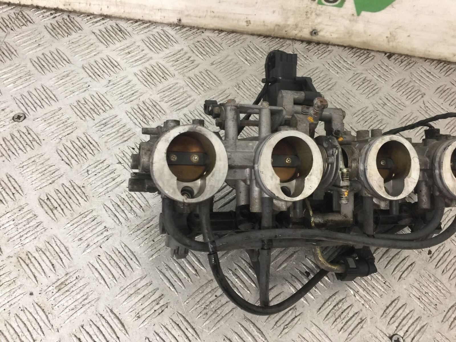 KAWASAKI Z750 Z 750 THROTTLE BODIES  YEAR 2004-2006  (STOCK 871)