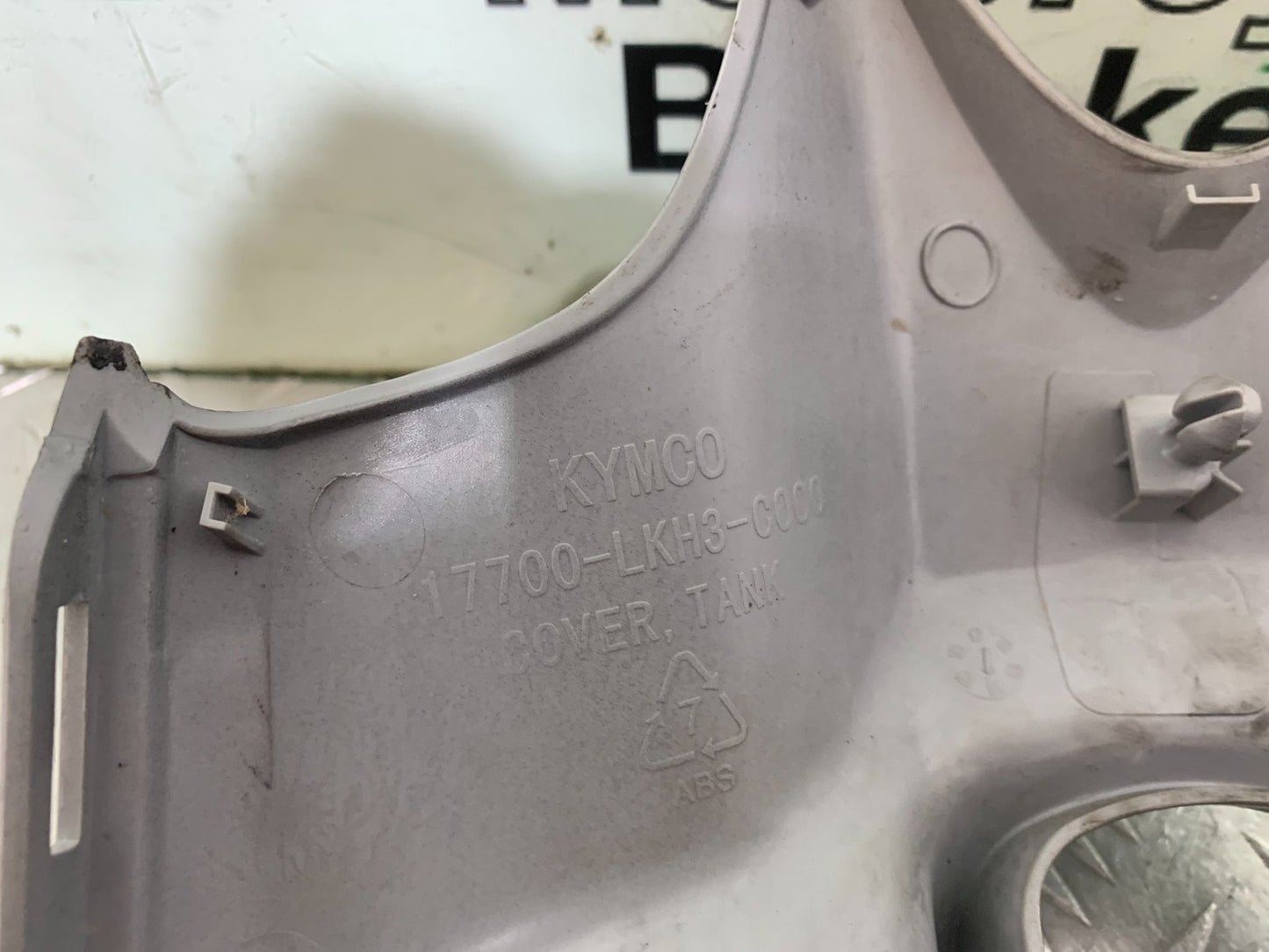 KYMCO CK1 125 TANK INFILL FAIRING PANEL YEAR 2014 - 2016 (CMB1181)