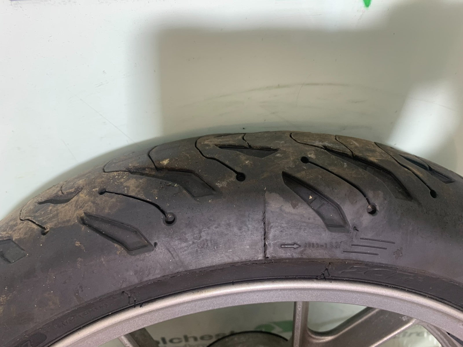 KAWASAKI GTR1400 GTR 1400 FRONT WHEEL (GOOD TYRE) YEAR 2007-2009 (CMB1174)