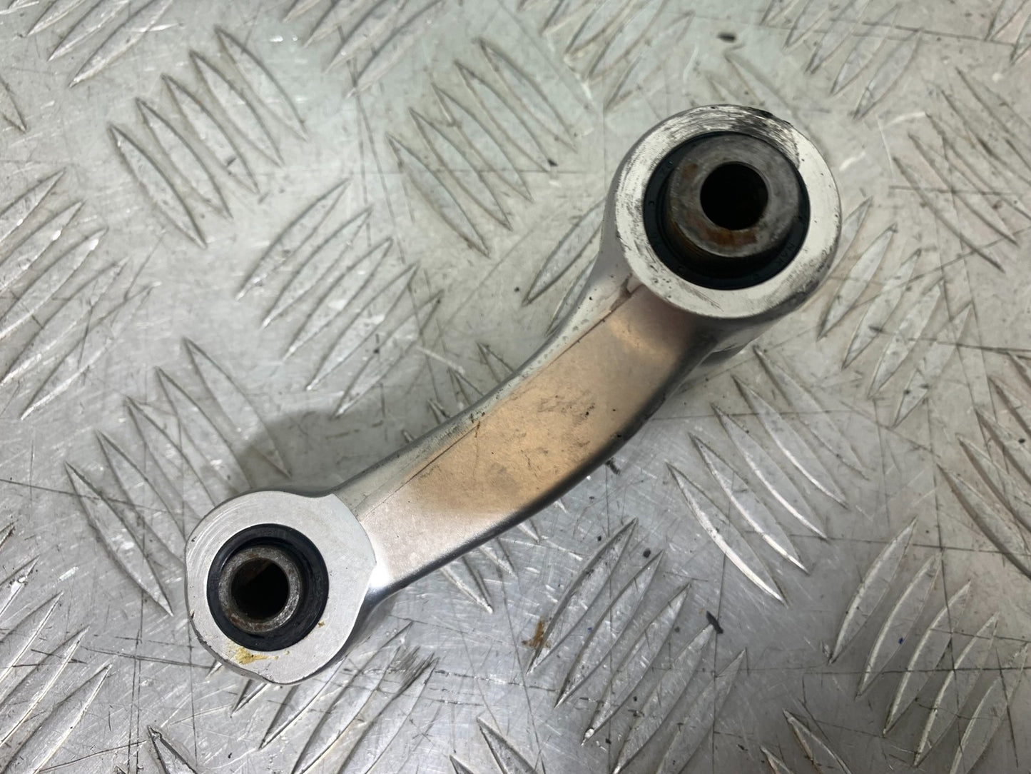 TRIUMPH 1050 SPRINT ST SWNGARM LINKAGE  YEAR 2004-2007 (CMB1197)