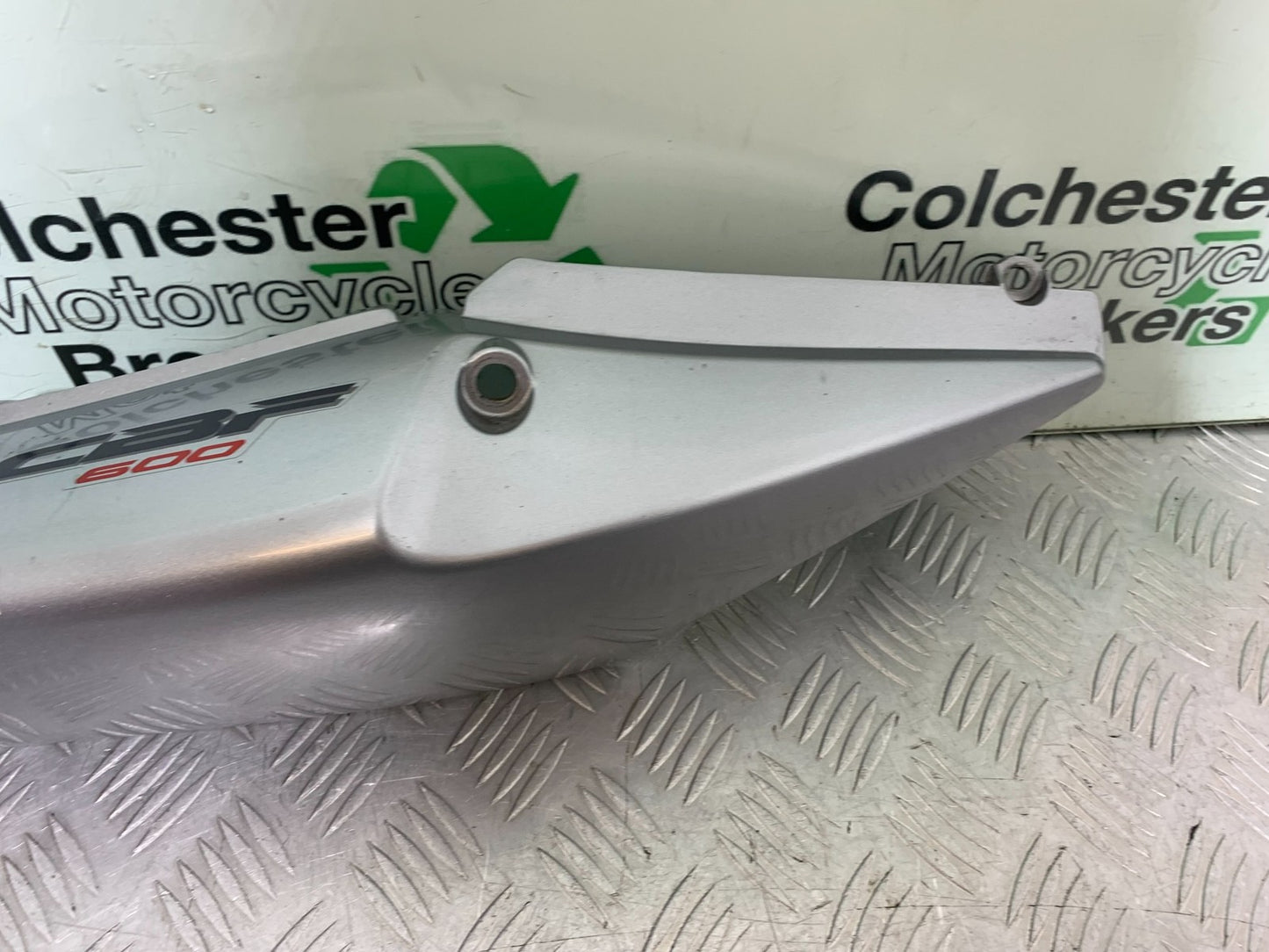 HONDA CBF600 CBF 600 RIGHT SEAT PANEL  YEAR 2004 -07 (CMB1247)