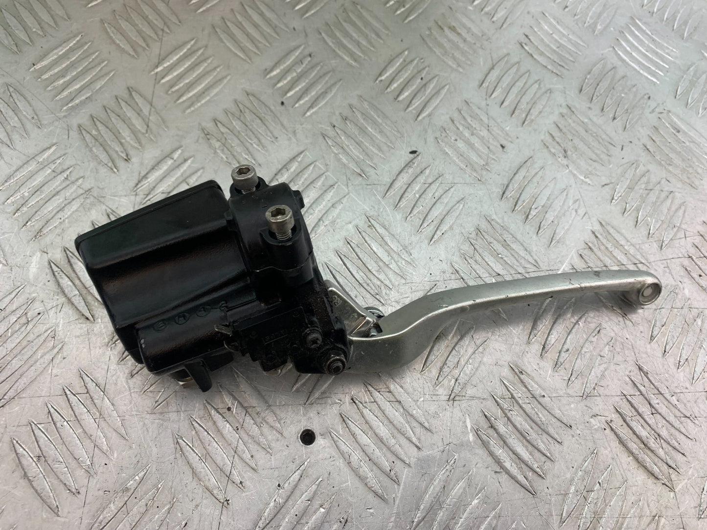 YAMAHA FZS1000 FAZER FRONT MASTER CYLINDER  YEAR 2001-05 (CMB1275)