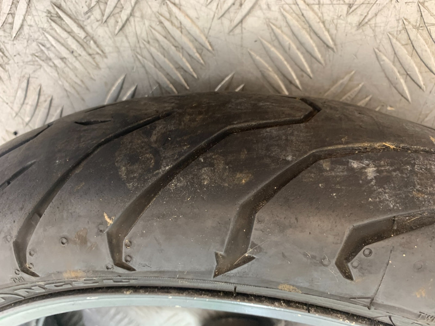 SUZUKI RF900 RF 900 FRONT WHEEL  YEAR 1994-1999 CMB1326