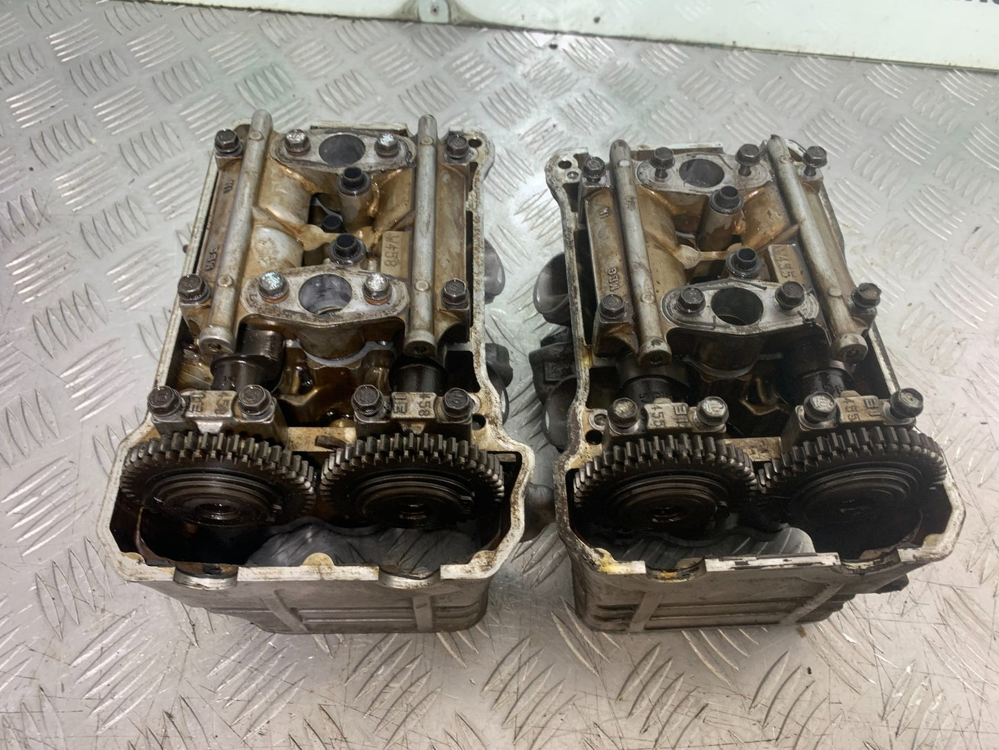 HONDA VFR800 PRE V-TEC FRONT AND REAR CYLINDER HEADS   YEAR 1998-2001 (CMB1233)