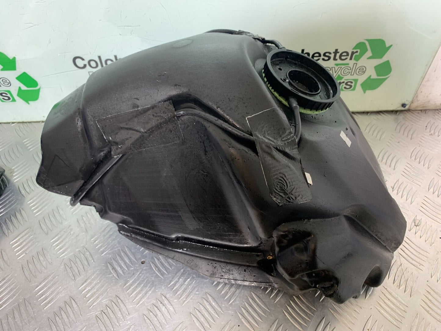 APRILIA SL750 SL 750 SHIVER PETROL TANK  YEAR 2012 (CMB1074)