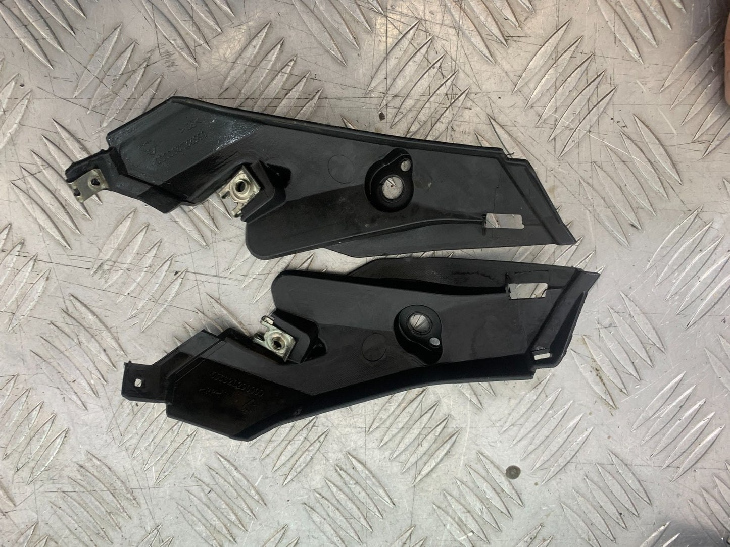 BENELLI BN125 BN 125 FRONT INDICATOR MOUNTS   YEAR 2018-2021 (CMB1194)