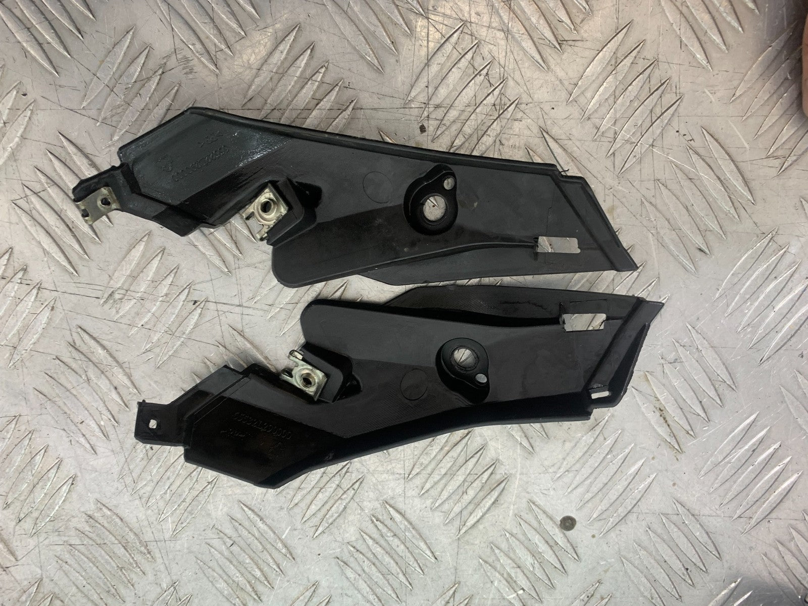 BENELLI BN125 BN 125 FRONT INDICATOR MOUNTS   YEAR 2018-2021 (CMB1194)