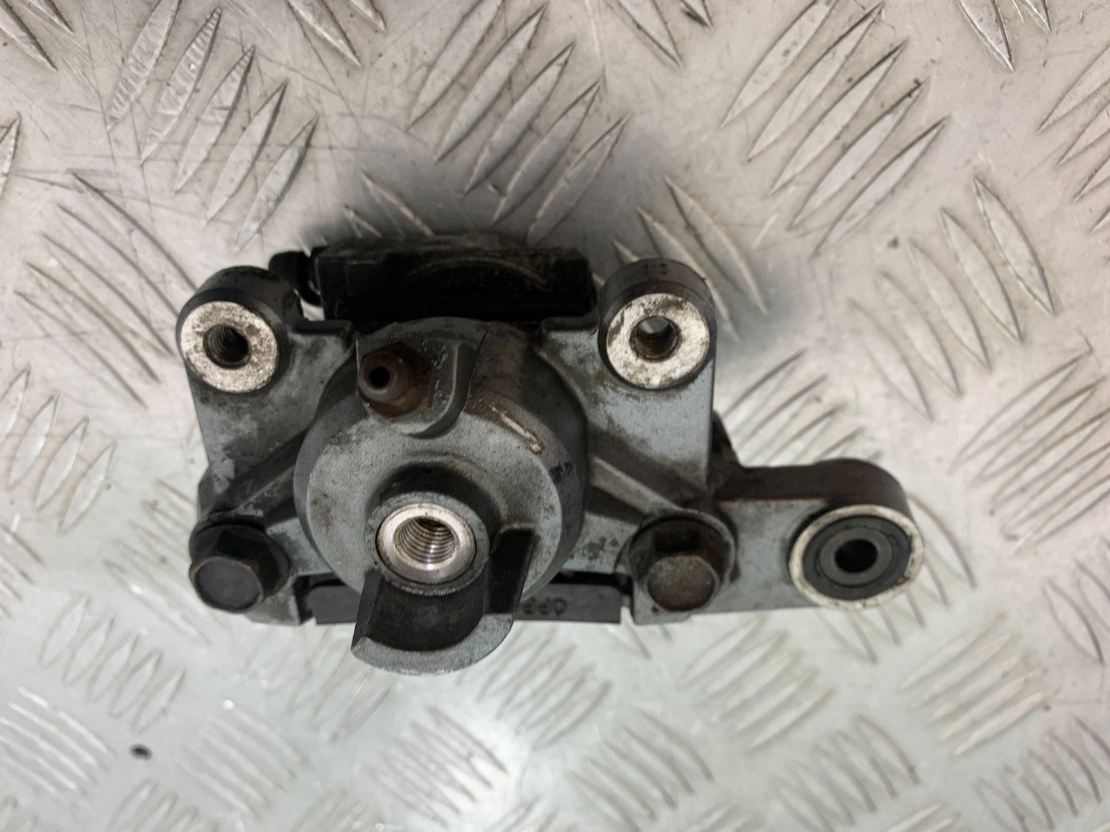 KAWASAKI ZZR1100 D REAR BRAKE CALIPER  YEAR 1993-2001 (CMB1189)