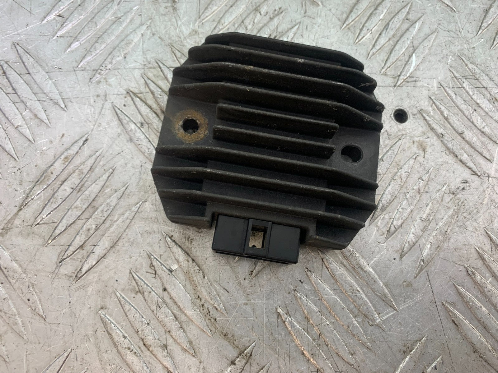 YAMAHA YZF R1 REGULATOR   YEAR 1998-99 (CMB1291)