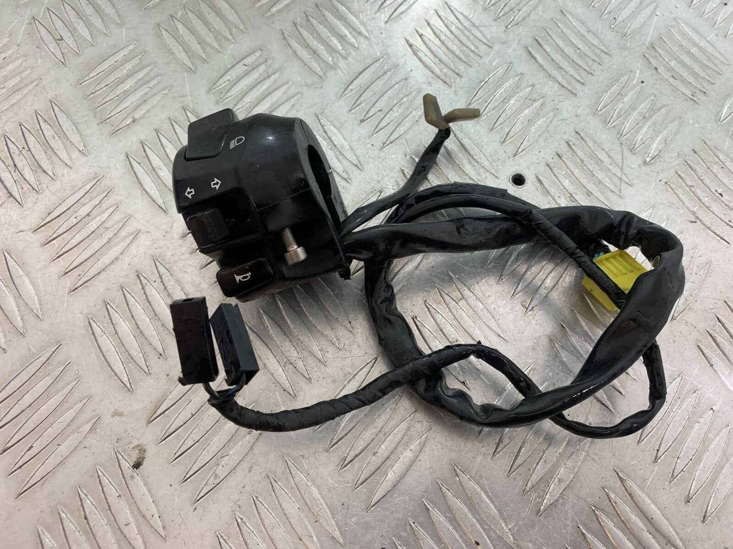 SUZUKI SV1000 SV 1000 K4 LEFT SWITCH GEAR  YEAR 2003-2007 (CMB1042)
